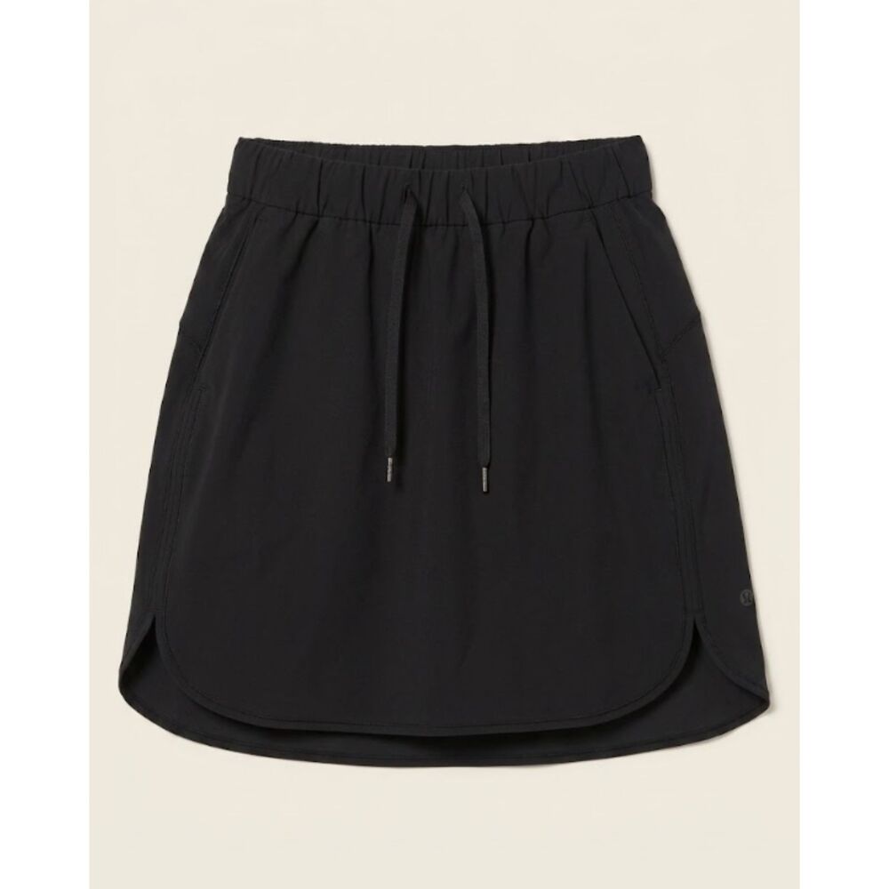 lululemon On The Fly Skirt 6 Black Travel Woven Pockets Drawcord W8A87S